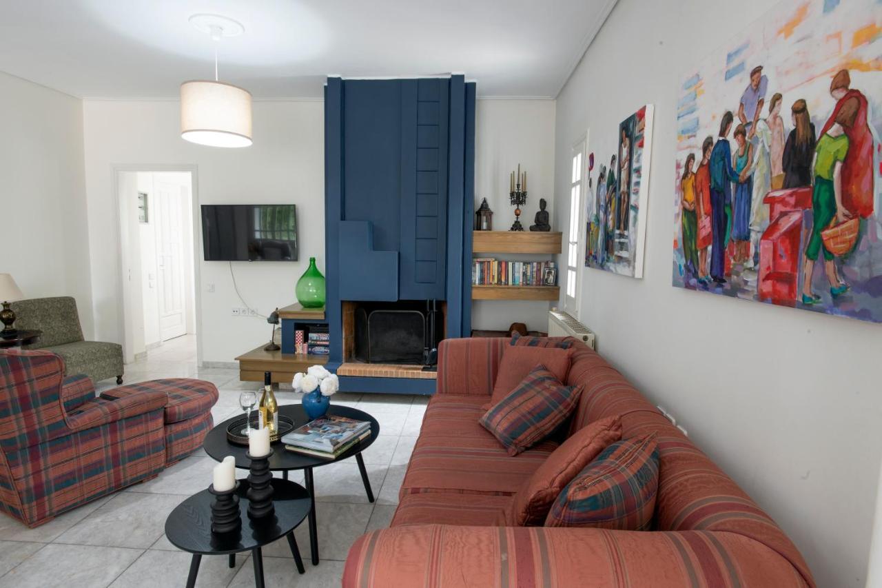 Met & Kas Corner Spacious House With Countryard * Volos