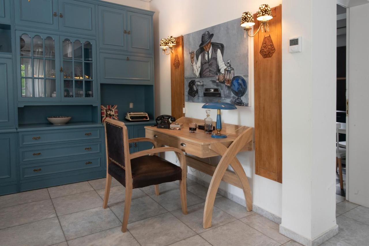Met & Kas Corner Spacious House With Countryard